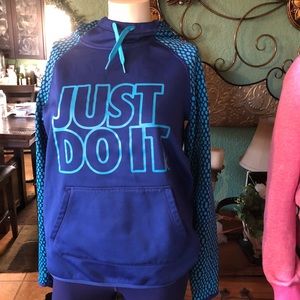 Nike therma fit hoodie